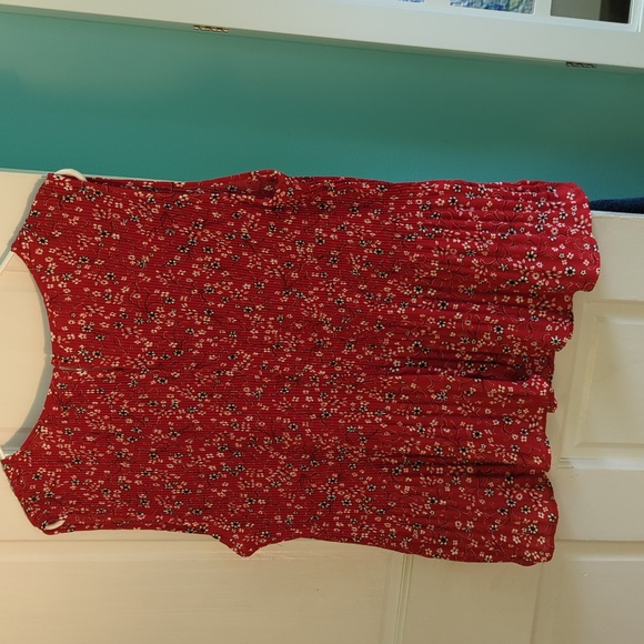 NWOT Woman's Sleeveless Blouse - Picture 7 of 8